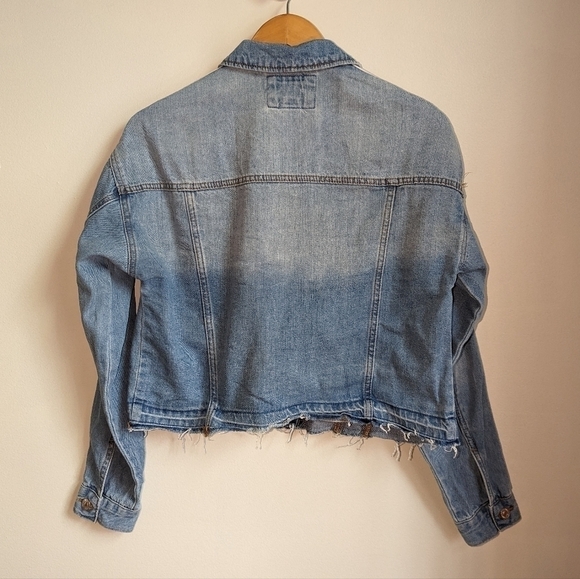 FOREVER 21 Light Wash Cropped Bohemian Raw Edges Jean Jacket Size Medium - Picture 12 of 12
